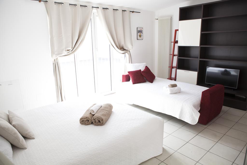 Alessia'S Flat - Loreto Milan Bagian luar foto